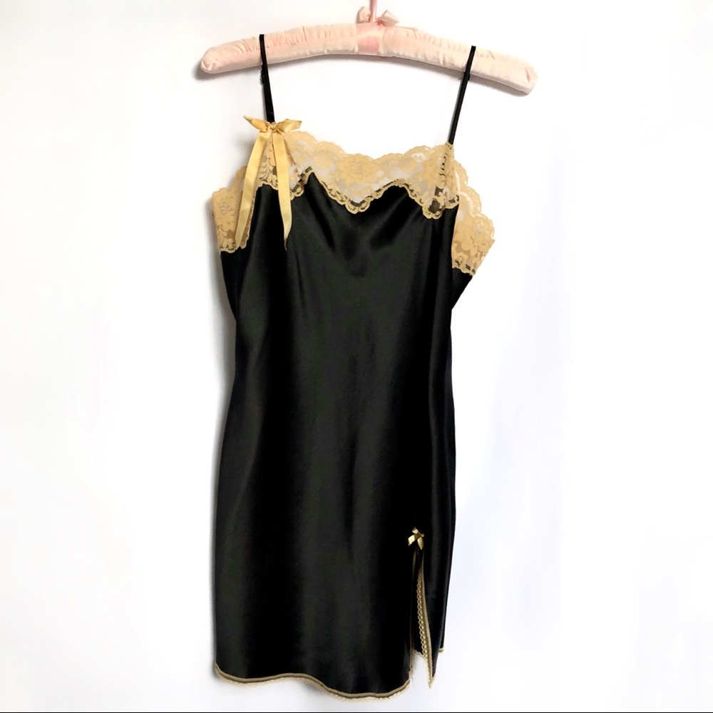 vintage Y2K Victoria’s Secret chemise slip nightie